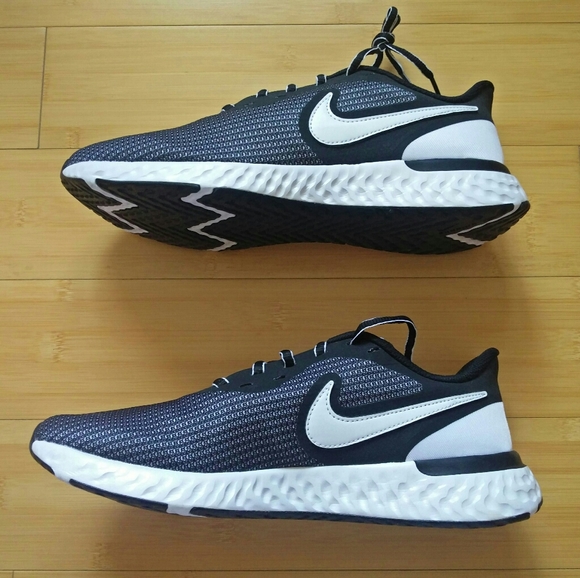 -NEW- Men's Nike Revolution 5 EXT Sneakers 10 - Picture 13 of 16